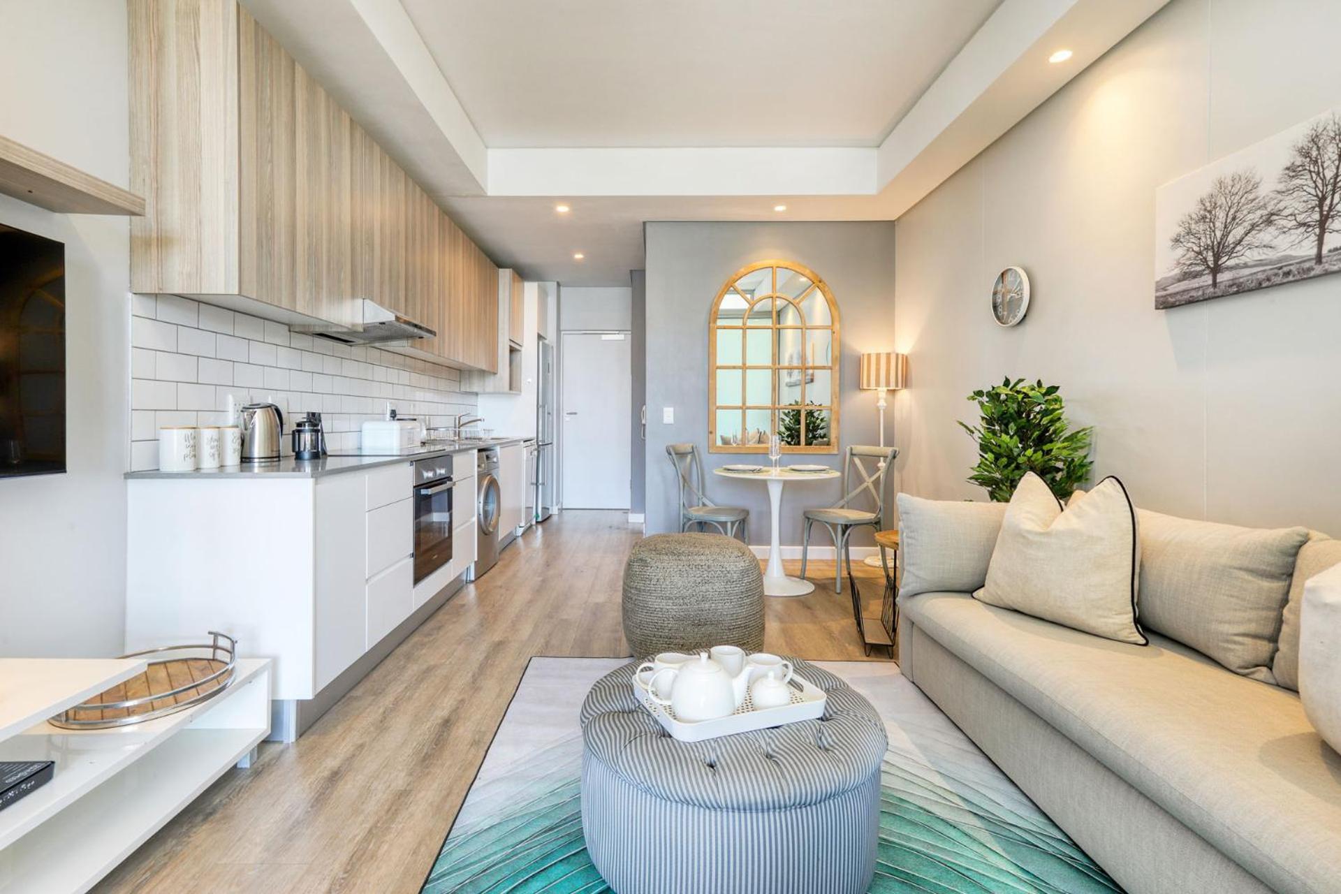 Backup-powered Balcony Apartment *